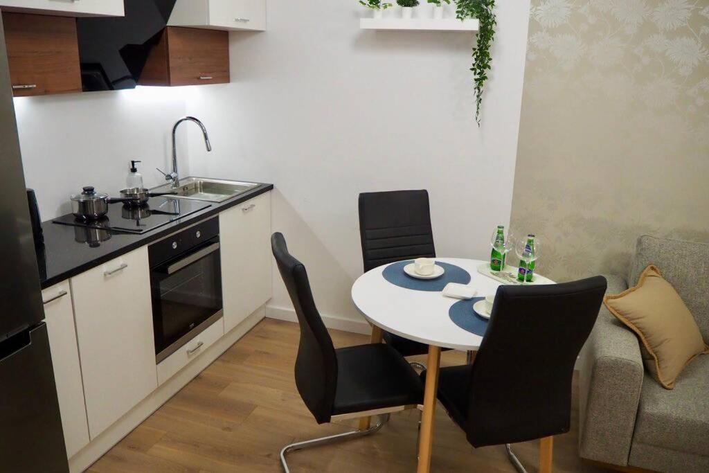 Studio Nr 4 Close To Medicover And Paley Institute Варшава Екстериор снимка
